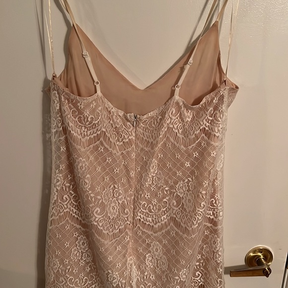 Lush Lace Dress - Picture 5 of 7